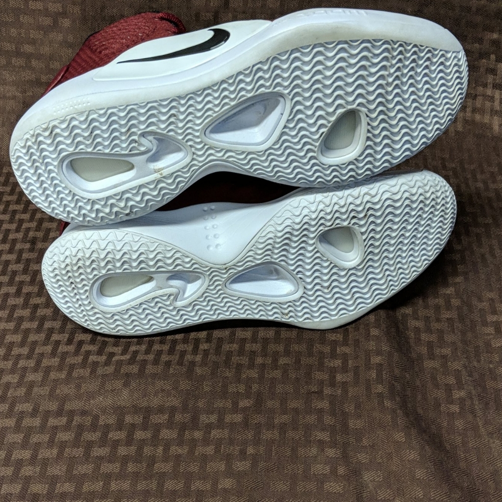 Nike Hyperdunk - Picture 7 of 12